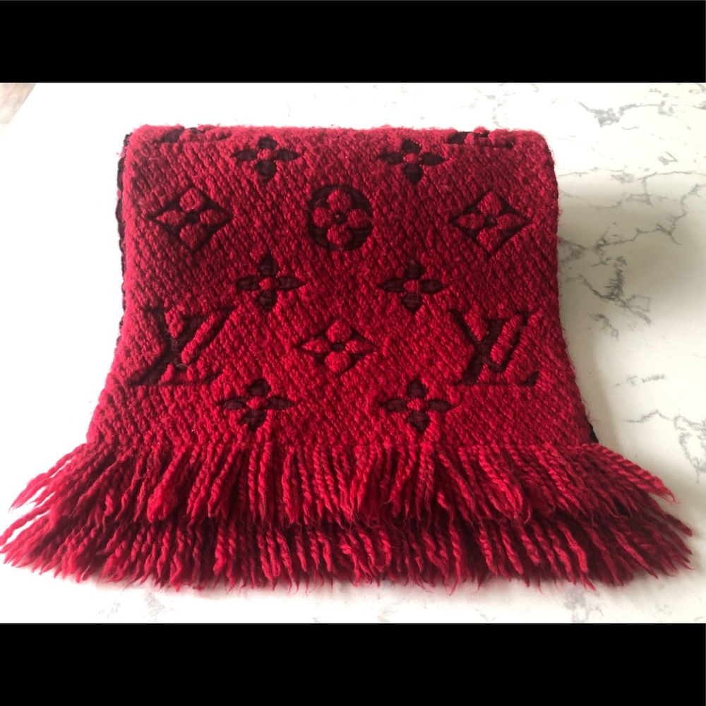 AUTHENTIC LOUIS VUITTON RUBY LOGOMANIA SCARF 🧣